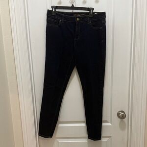 Michael Kors Women's Navy Skinny Jeans.  Like new.  Size 8
